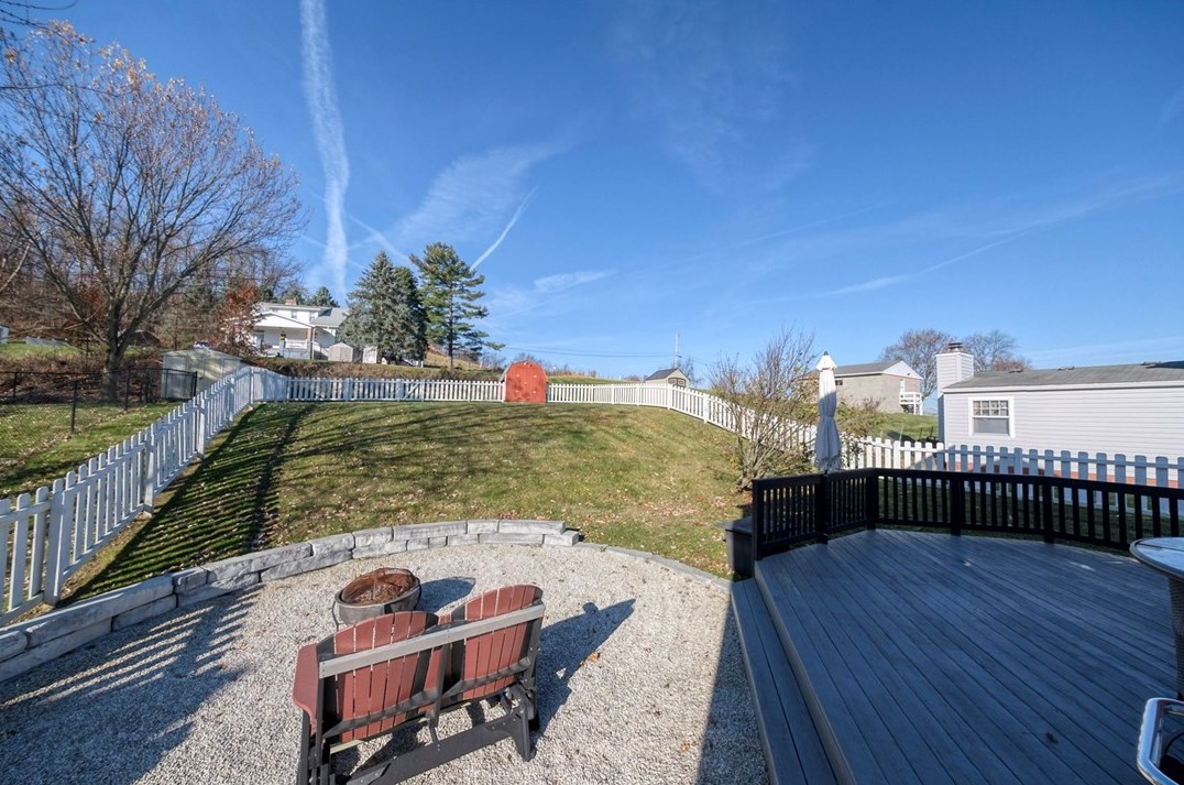 110 Demar Blvd, Canonsburg PA  15317-2216 exterior