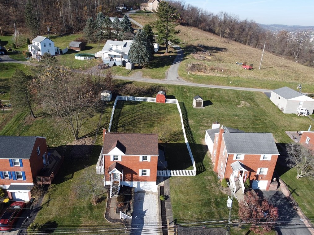 110 Demar Blvd, Canonsburg PA  15317-2216 exterior