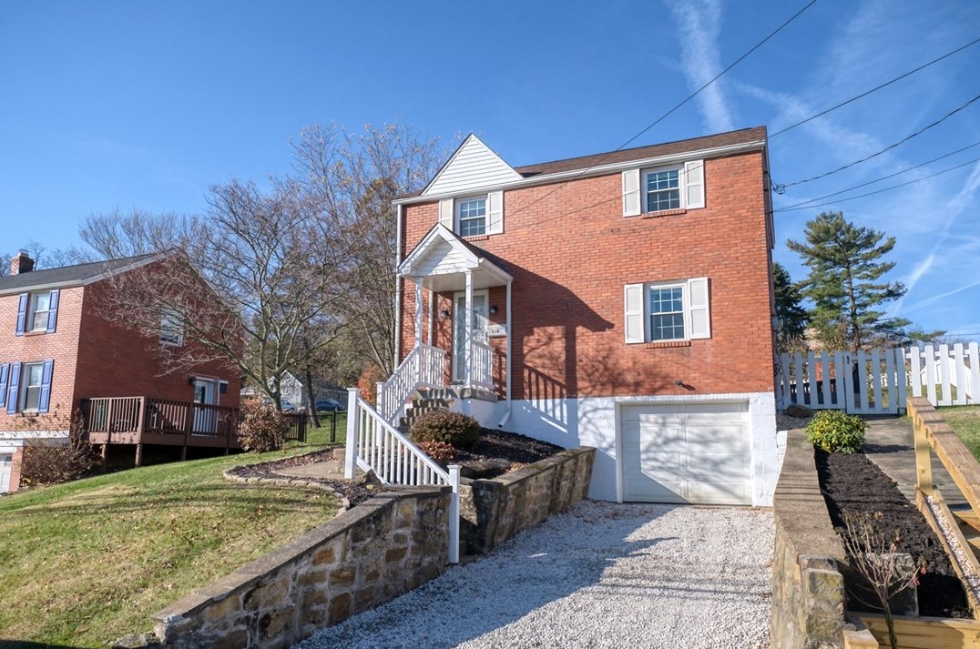 110 Demar Blvd, Canonsburg PA  15317-2216 exterior