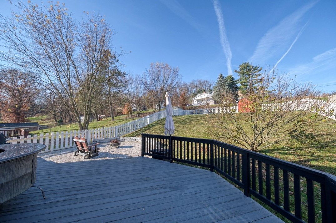 110 Demar Blvd, Canonsburg PA  15317-2216 exterior