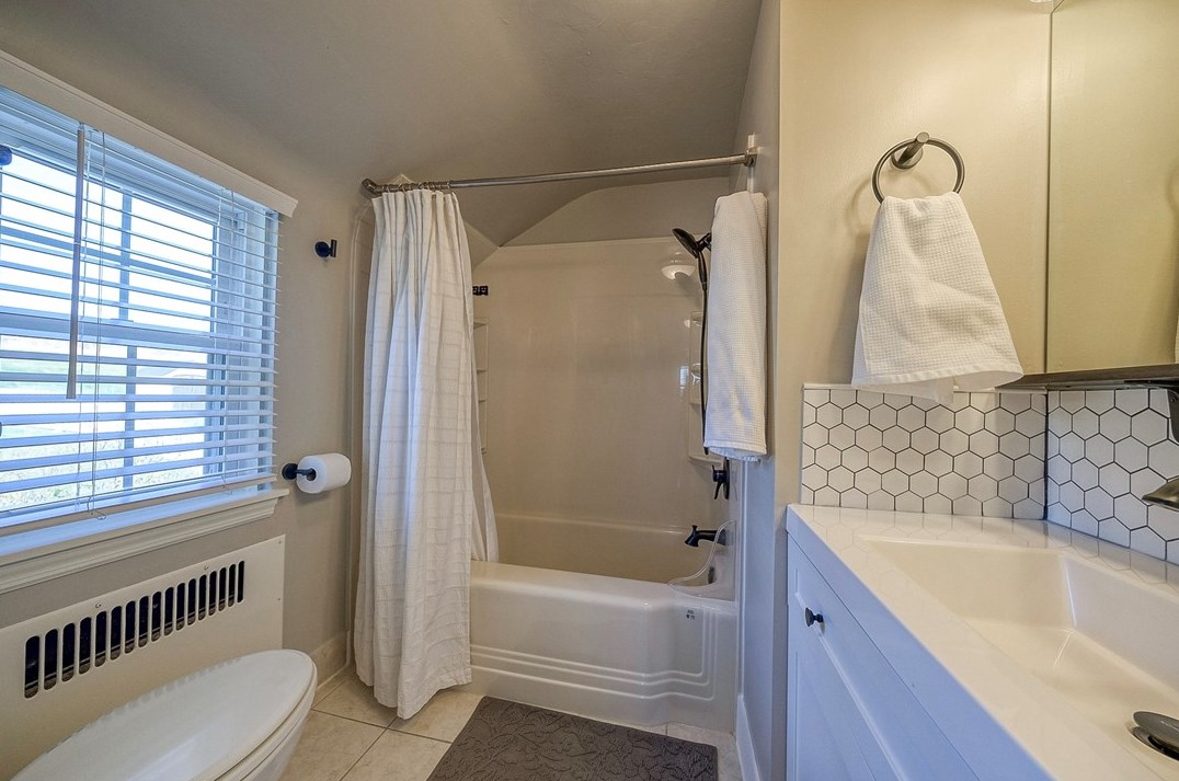 110 Demar Blvd, Canonsburg PA  15317-2216 exterior