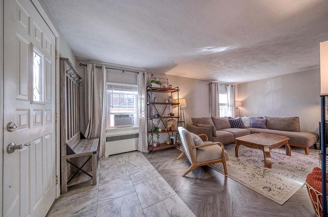 110 Demar Blvd, Canonsburg PA  15317-2216 exterior