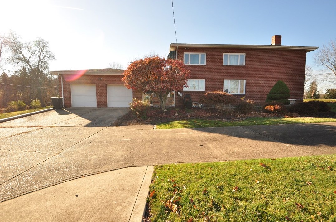 1117 Country Club Rd, Monongahela, PA 15063