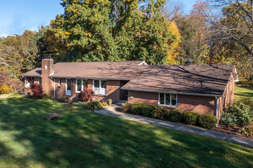 2516 Pulaski Rd, New Castle, PA 16105