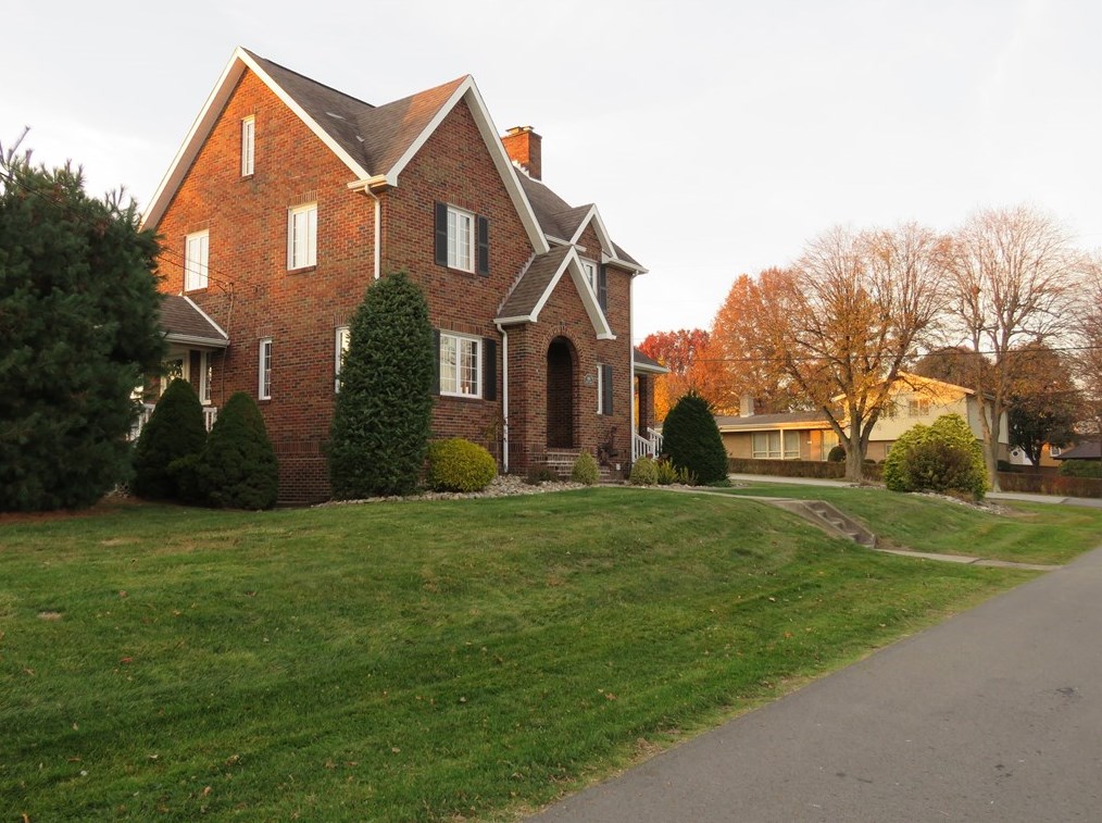 804 Willow St, North Huntingdon, PA 15642
