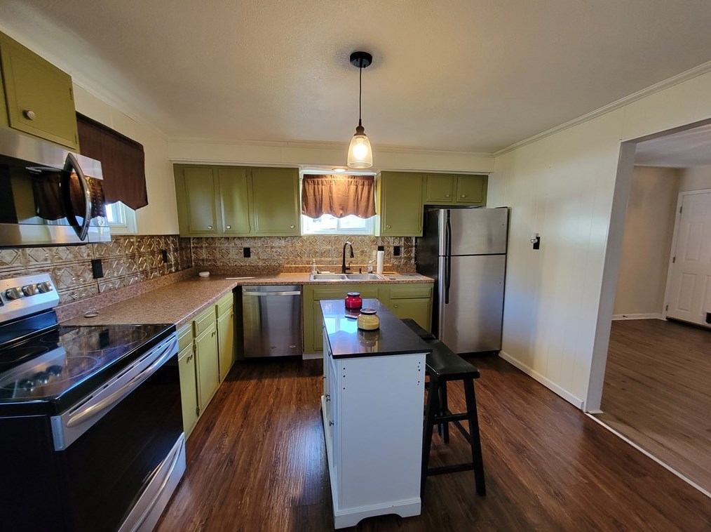 1914 Avella Rd, Rea, PA 15312