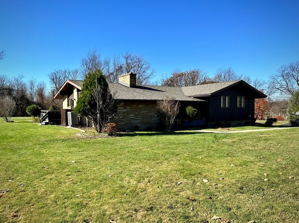 7082 National Pike, Smock, PA 15480