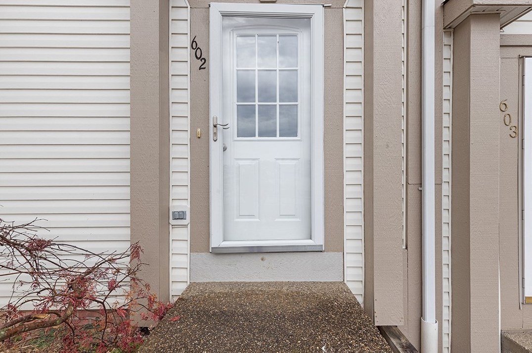 602 Pine Valley Dr, Imperial, PA 15126