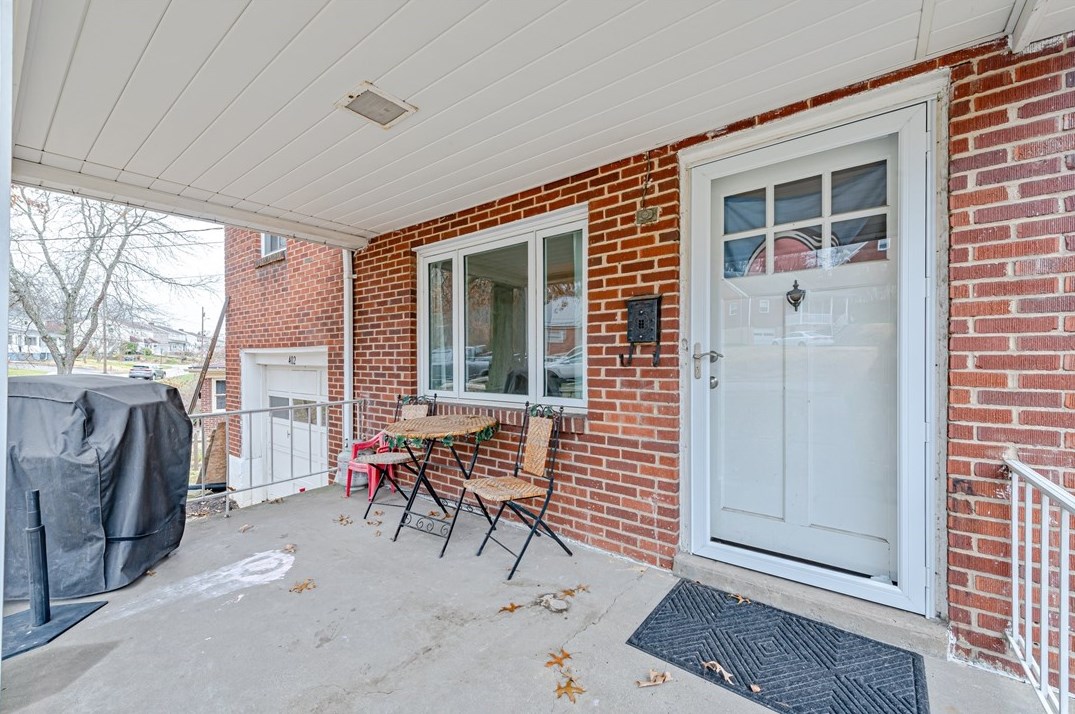 402 Cedar St, Jeannette, PA 15644