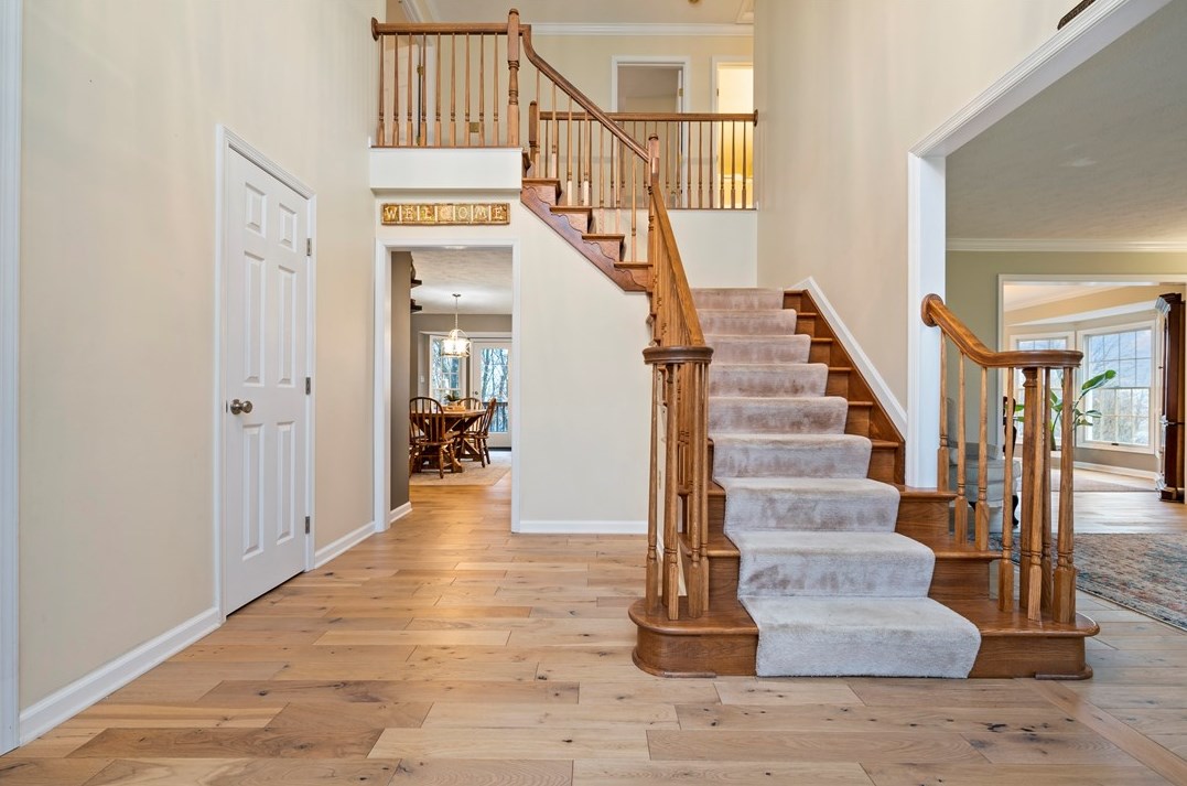 322 Indian Ridge Dr, Moon Twp, PA 15108-1374