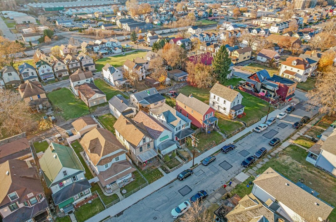 1247 Leishman Ave, New Kensington, PA 15068