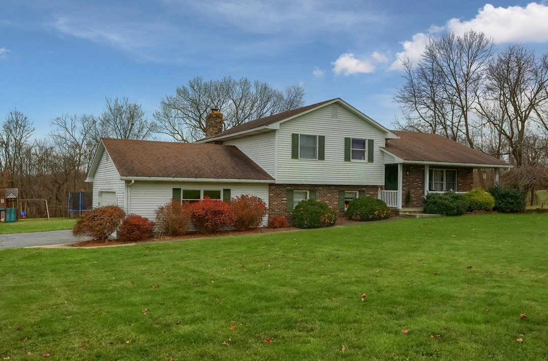 729 Cleland Mill Rd, New Castle, PA 16102-3607