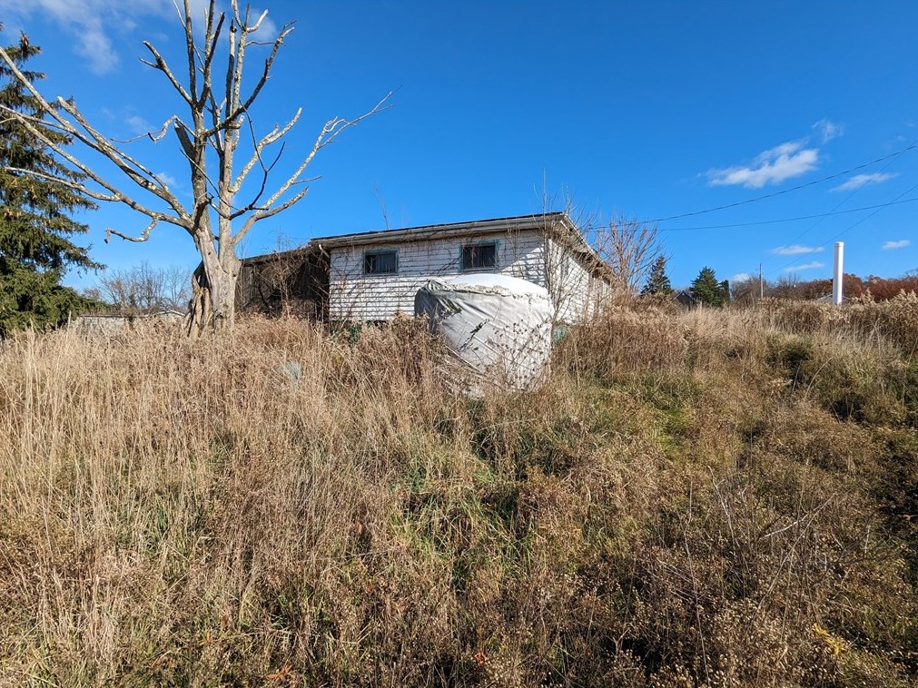 1693 Pleasant Grove Rd, Claysville, PA 15323