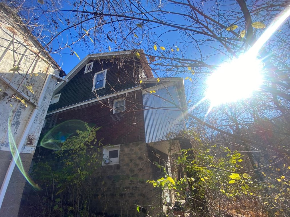 4870 Giddings St, Pittsburgh, PA 15207