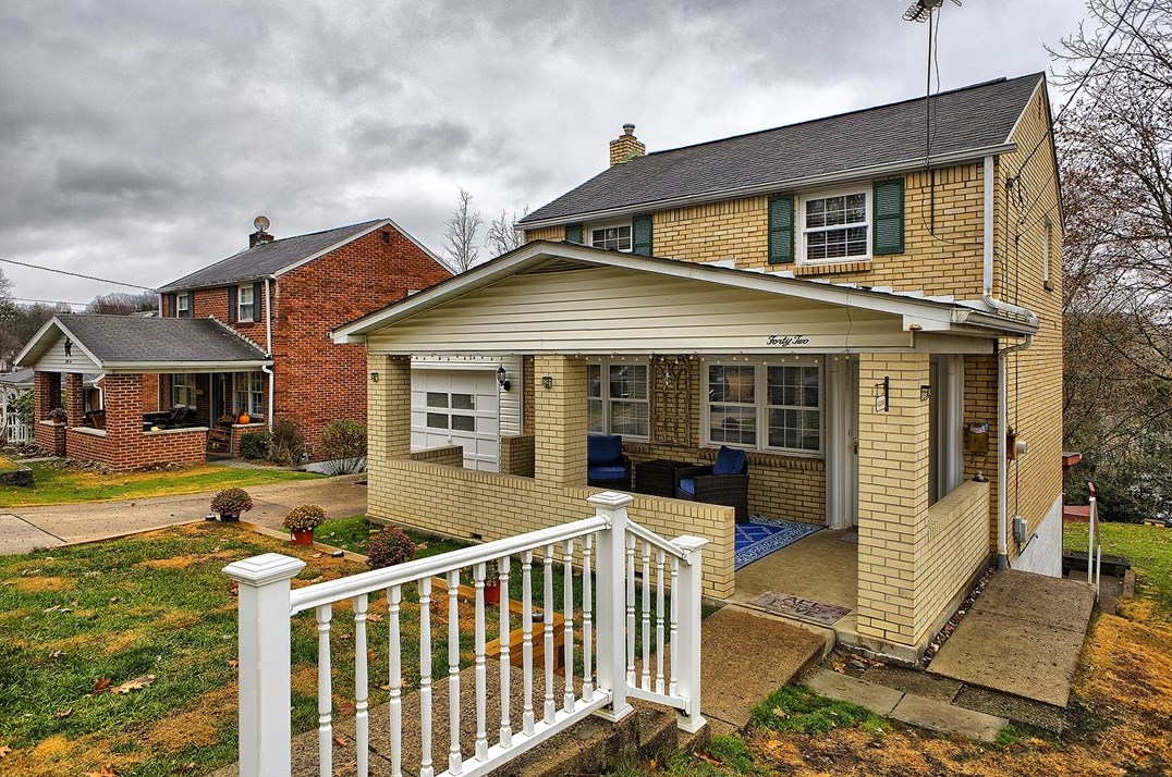 42 Glenview Ave, Greensburg, PA 15601-1783