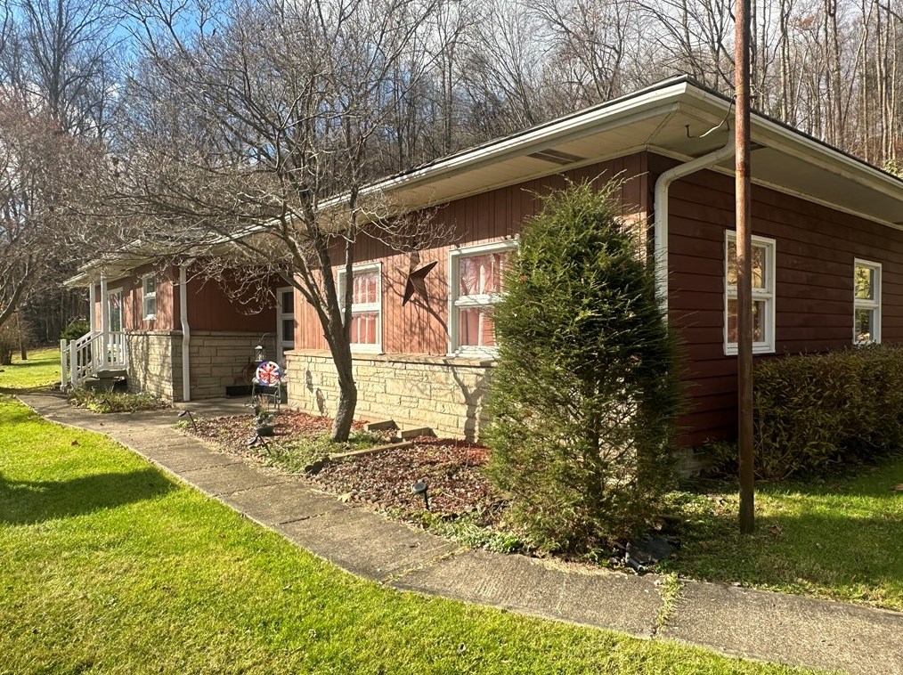 736 Phillipston Rd, Rimersburg, PA 16248