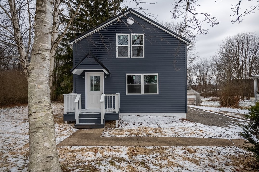 417 S Shenango St, Mercer, PA 16137
