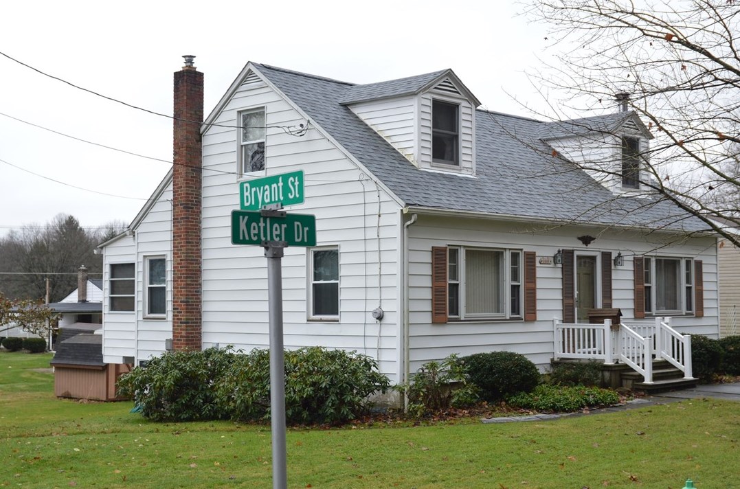 1001 E Ketler Dr, Grove City, PA 16127