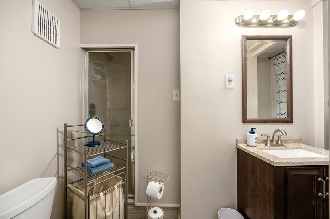 129 Claridge Dr, Moon Twp PA  15108-3281 exterior