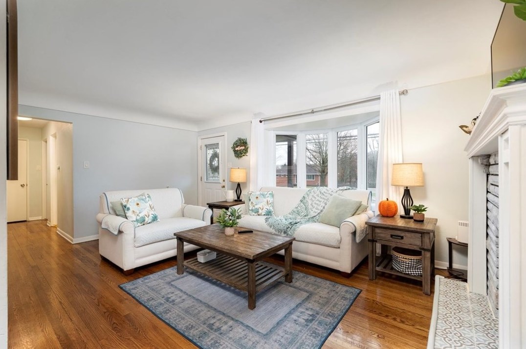 129 Claridge Dr, Moon Twp PA  15108-3281 exterior