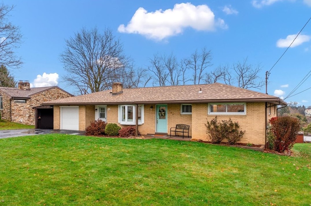 129 Claridge Dr, Moon Twp PA  15108-3281 exterior