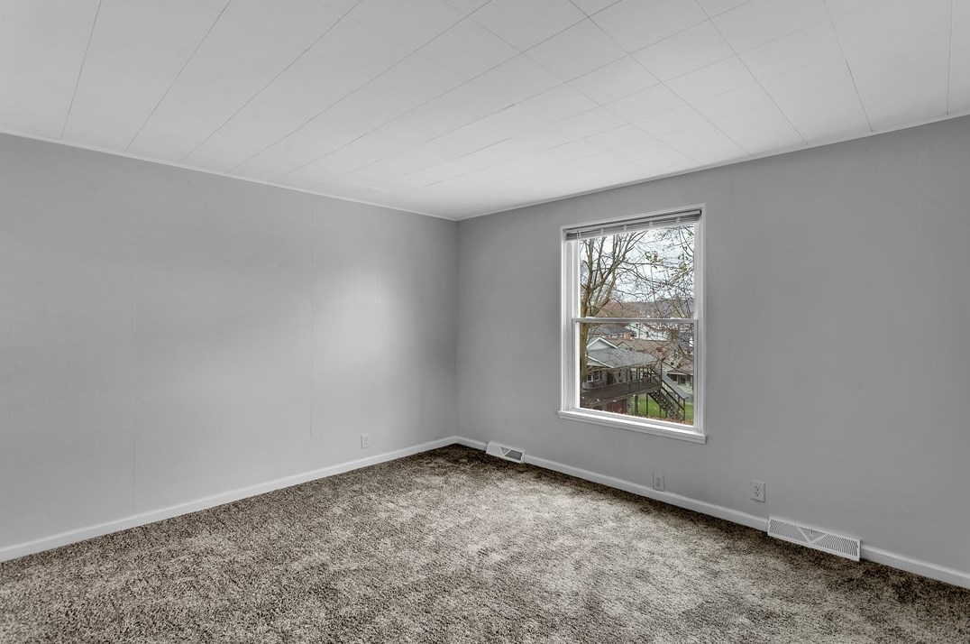 501 Summit Ave, Ellwood City, PA 16117