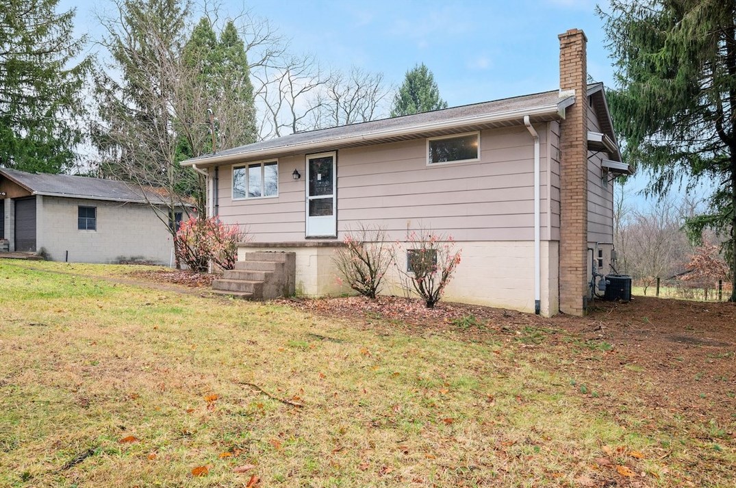 339 Thompson Run Rd, Beaver Falls, PA 15010