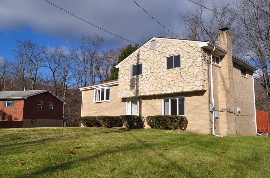 142 Harvest Dr, Verona, PA 15147