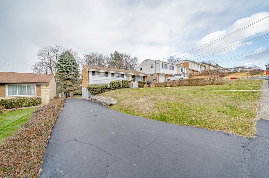 744 Sara Ln, Verona, PA 15147