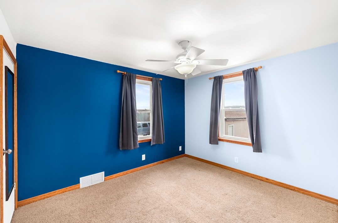 2114 Highland Dr, Butler PA  16002-1038 exterior