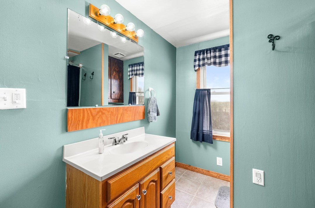 2114 Highland Dr, Butler PA  16002-1038 exterior