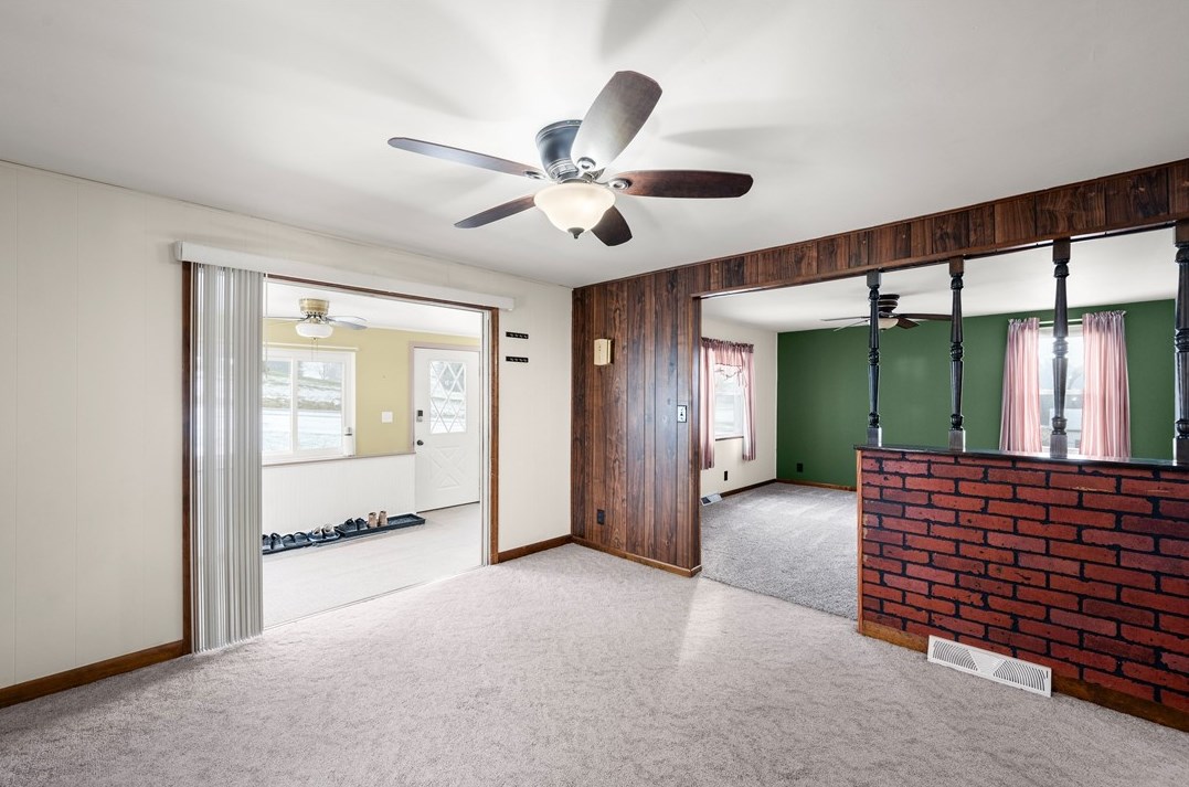 2114 Highland Dr, Butler PA  16002-1038 exterior