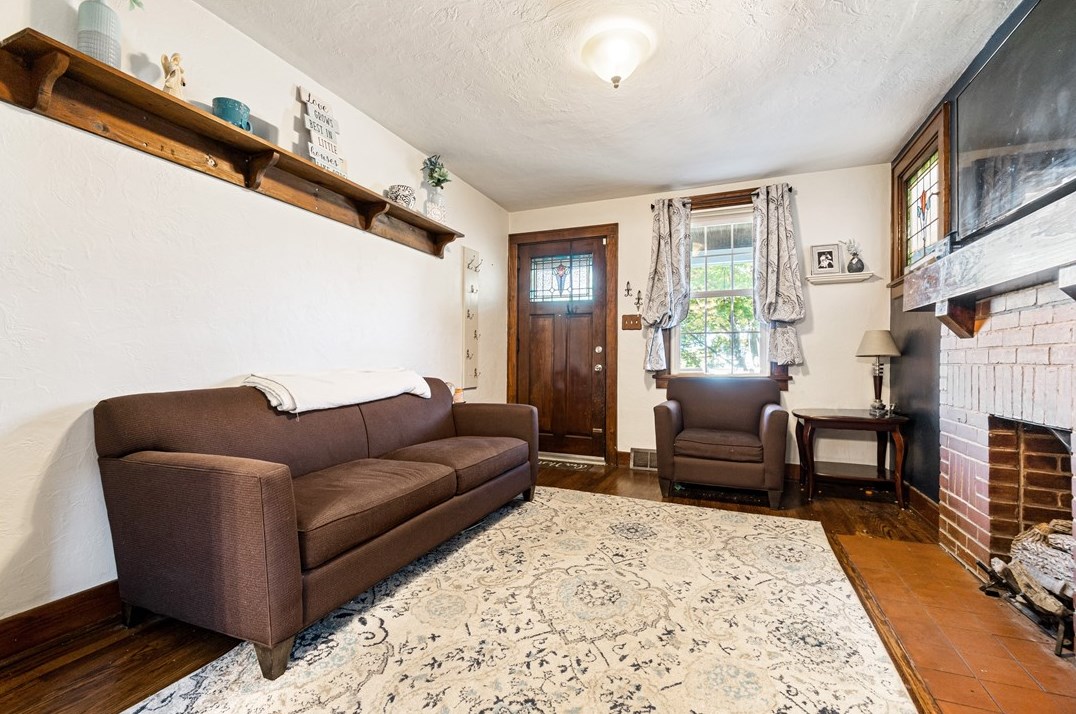 5322 Studebaker St, Bethel Park PA  15102-3654 exterior