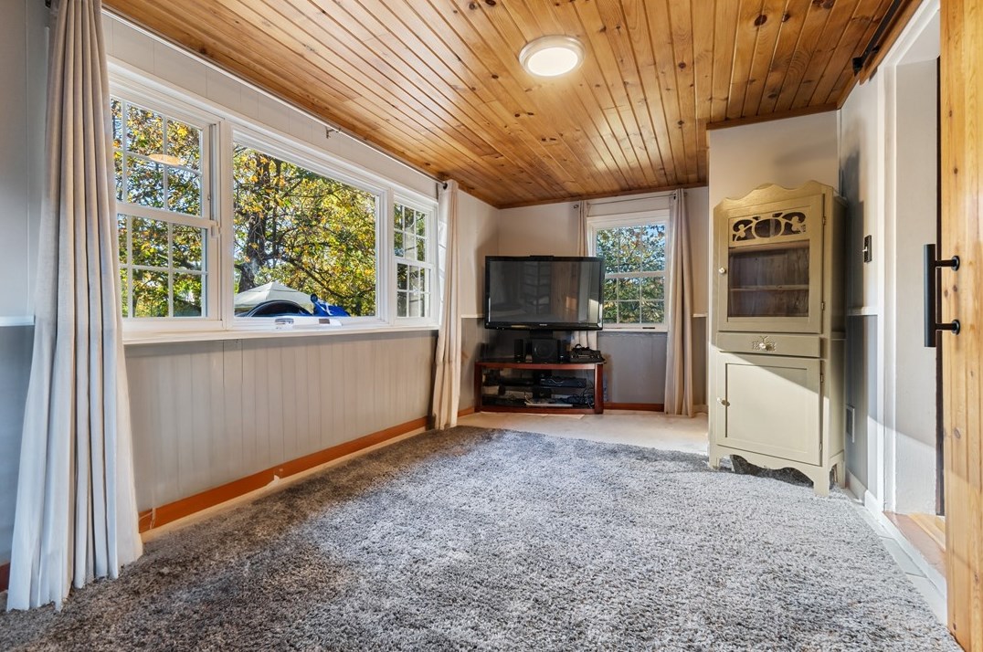 5322 Studebaker St, Bethel Park PA  15102-3654 exterior