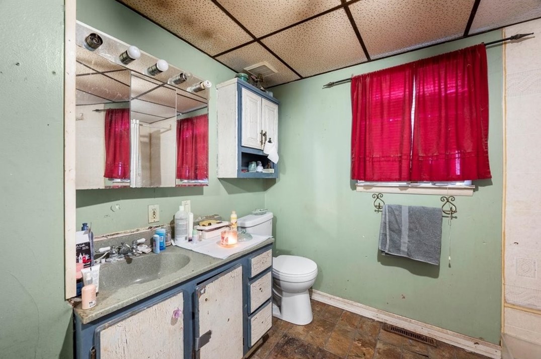 387 Wylie Ave, Washington PA 15301-2251 exterior