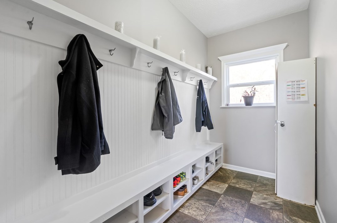 216 Country Barn Rd, Houston PA  15342-1074 exterior