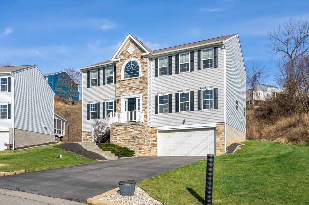 216 Country Barn Rd, Houston PA  15342-1074 exterior