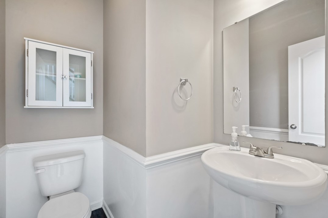 216 Country Barn Rd, Houston PA  15342-1074 exterior