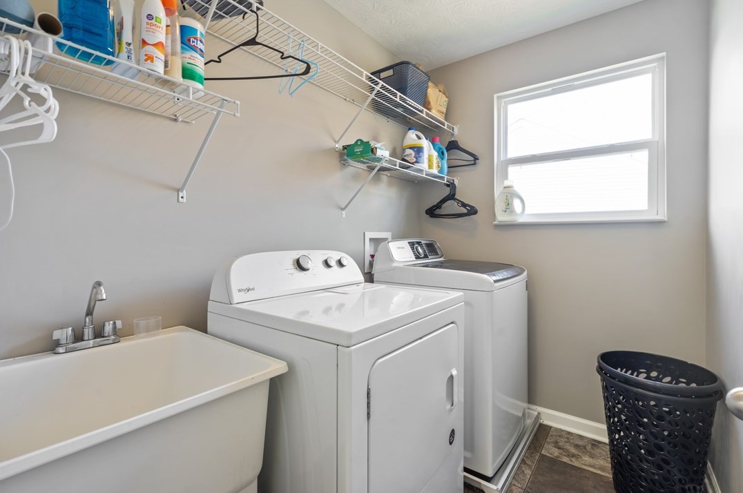 216 Country Barn Rd, Houston PA  15342-1074 exterior