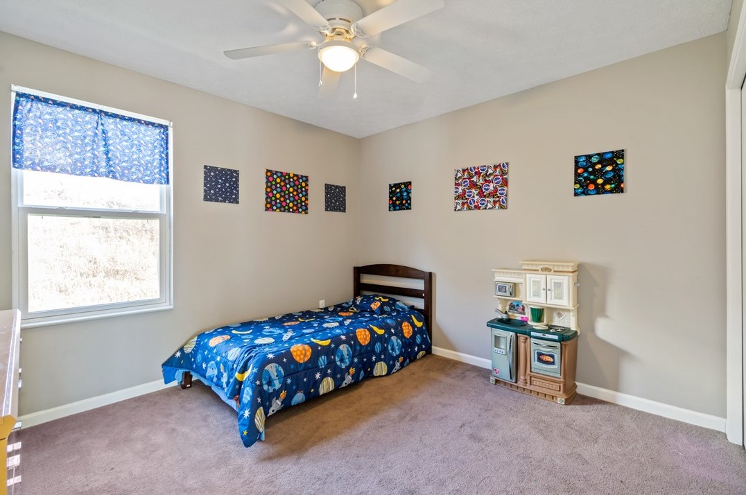 216 Country Barn Rd, Houston PA  15342-1074 exterior