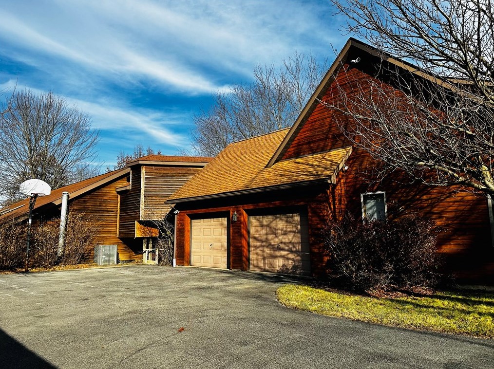 127 Meredith Dr, Seven Fields PA  16046-3119 exterior