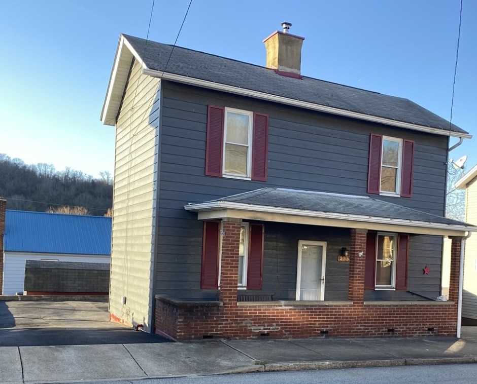 233 N Water St, West Newton, PA 15089