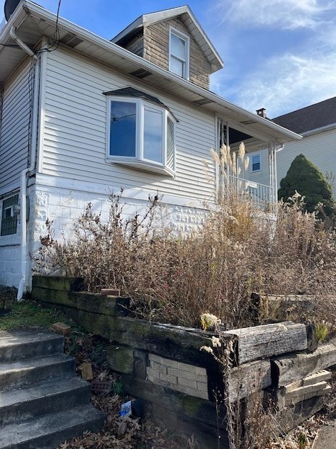 2004 Victoria Ave, New Kensington, PA 15068