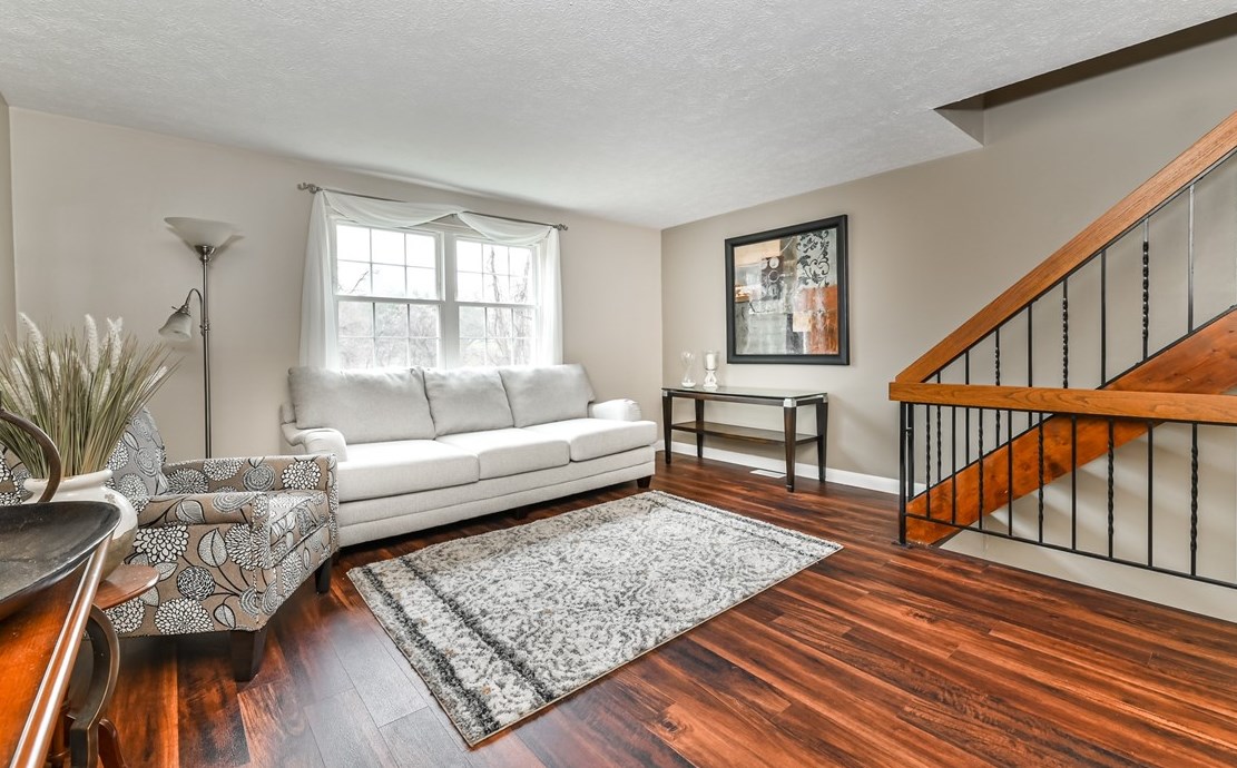 625 Newton Sq, Moon Twp, PA 15108-1050