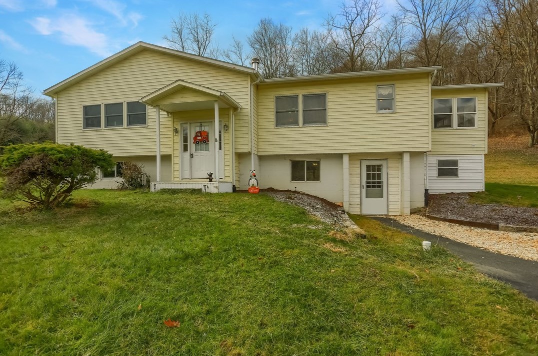 346 Mack Hollow Rd, Georgetown, PA 15043