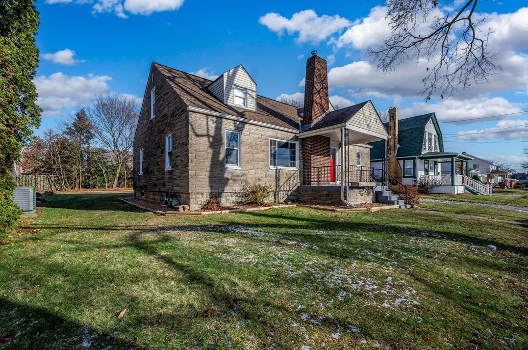 214 Rockenstein Ave, Butler, PA 16001-3333