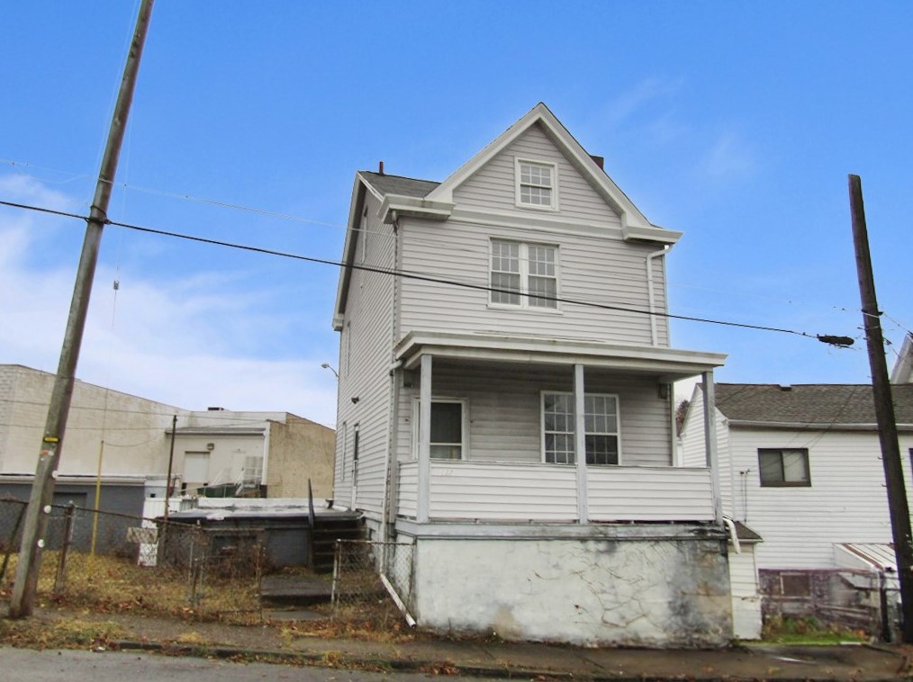 132 Amanda Ave, Pittsburgh, PA 15210