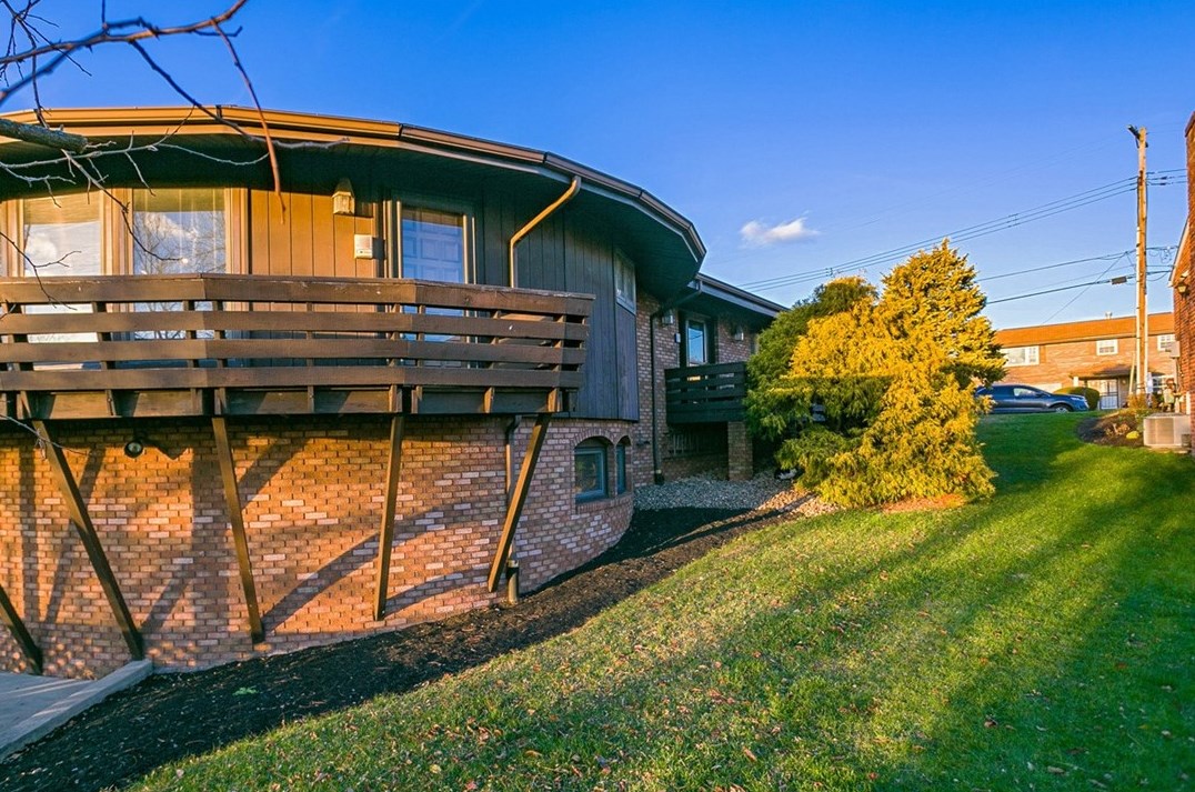 1808 Horizon Dr, McKeesport, PA 15131