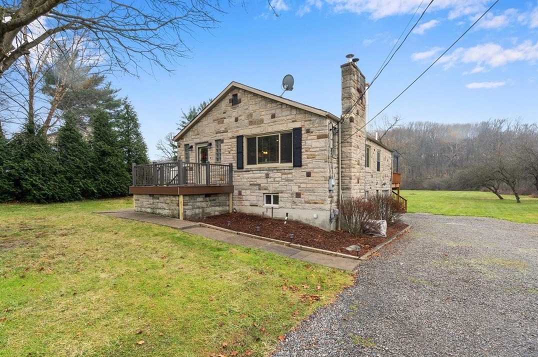 152 Old Glade Mill Rd, Valencia, PA 16059-3616
