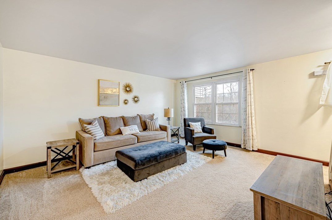 12 Crestwood Dr, Allison Park, PA 15101-1705